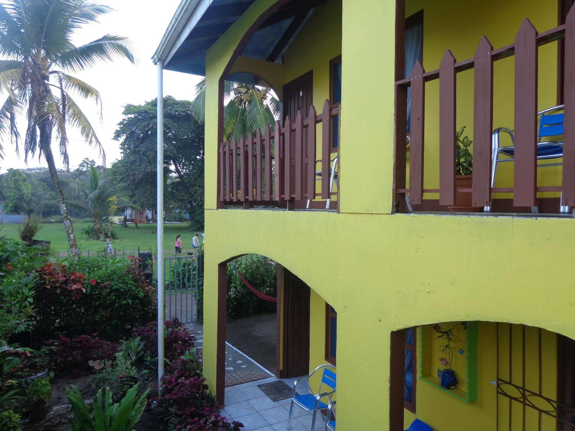 Cabinas Tortuguero Natural Buitenkant foto