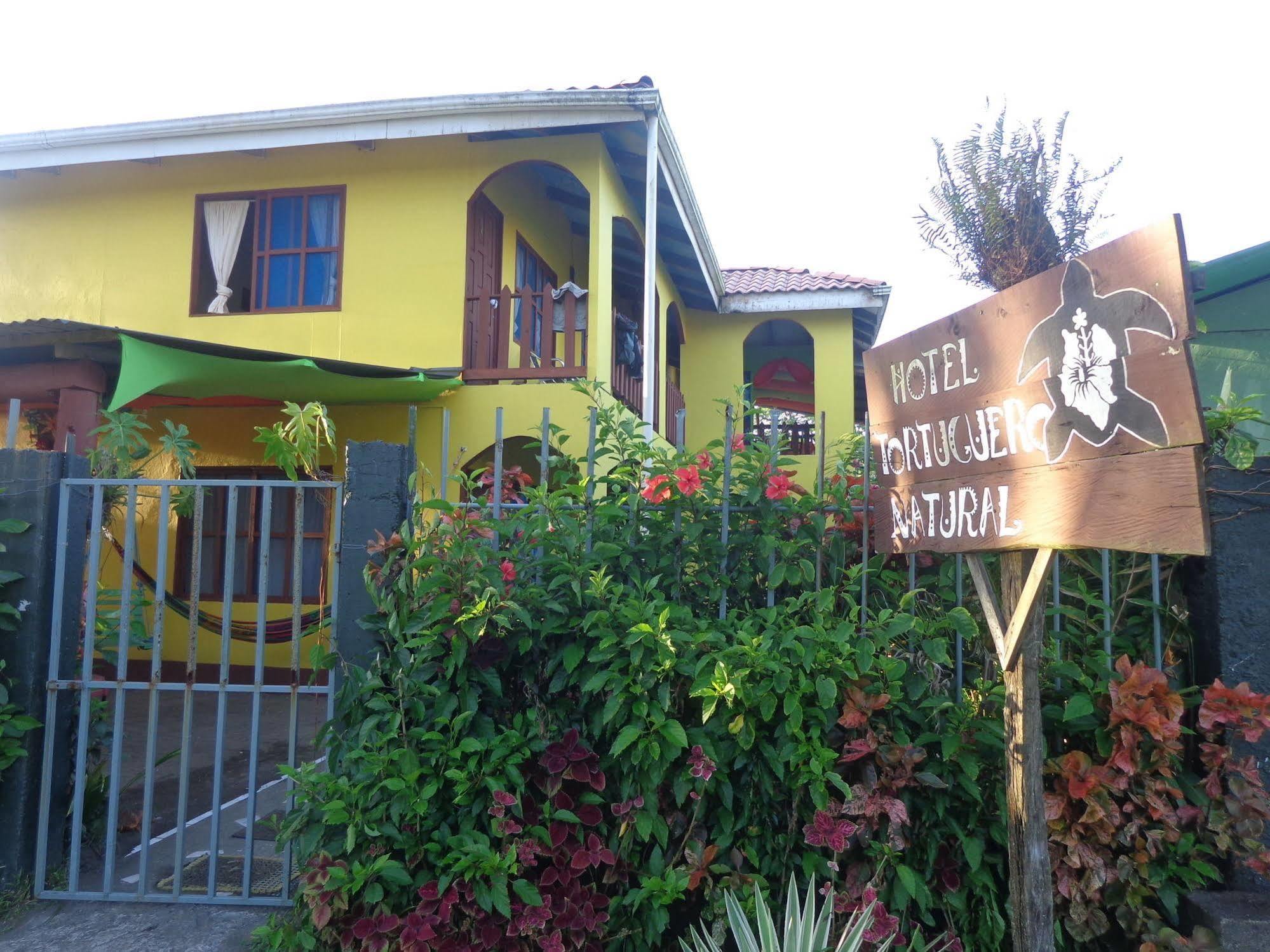 Cabinas Tortuguero Natural Hostel Buitenkant foto