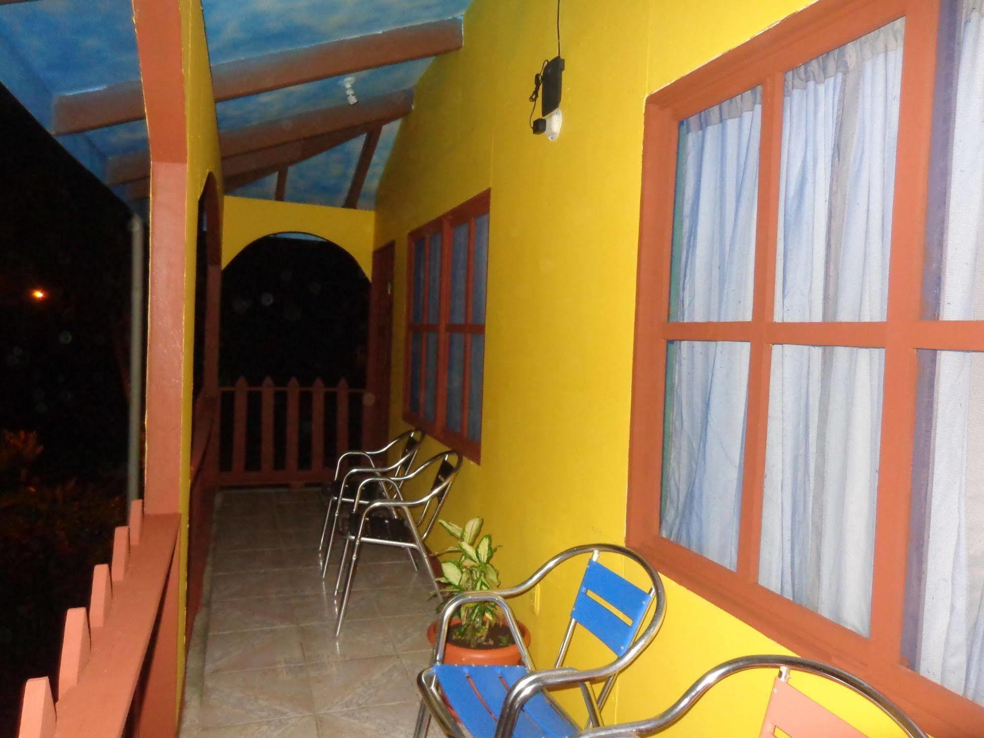 Cabinas Tortuguero Natural Buitenkant foto