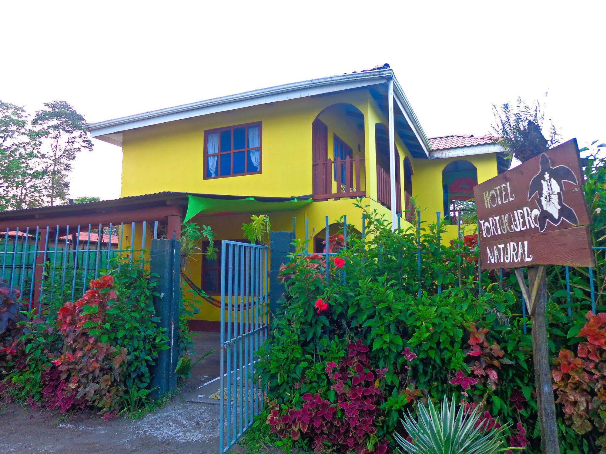 Cabinas Tortuguero Natural Hostel Buitenkant foto